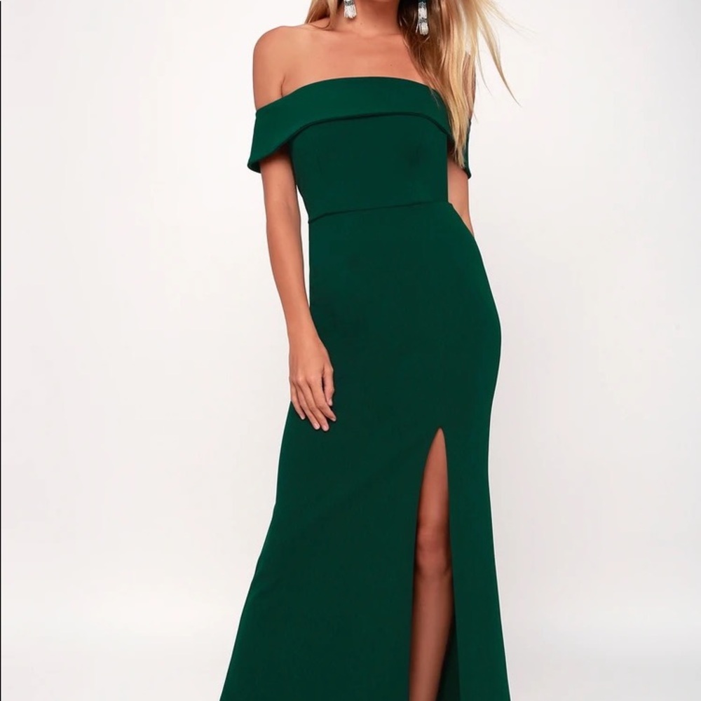 Lulu’s Aveline Forest Green Off-the-Shoulder Maxi dress